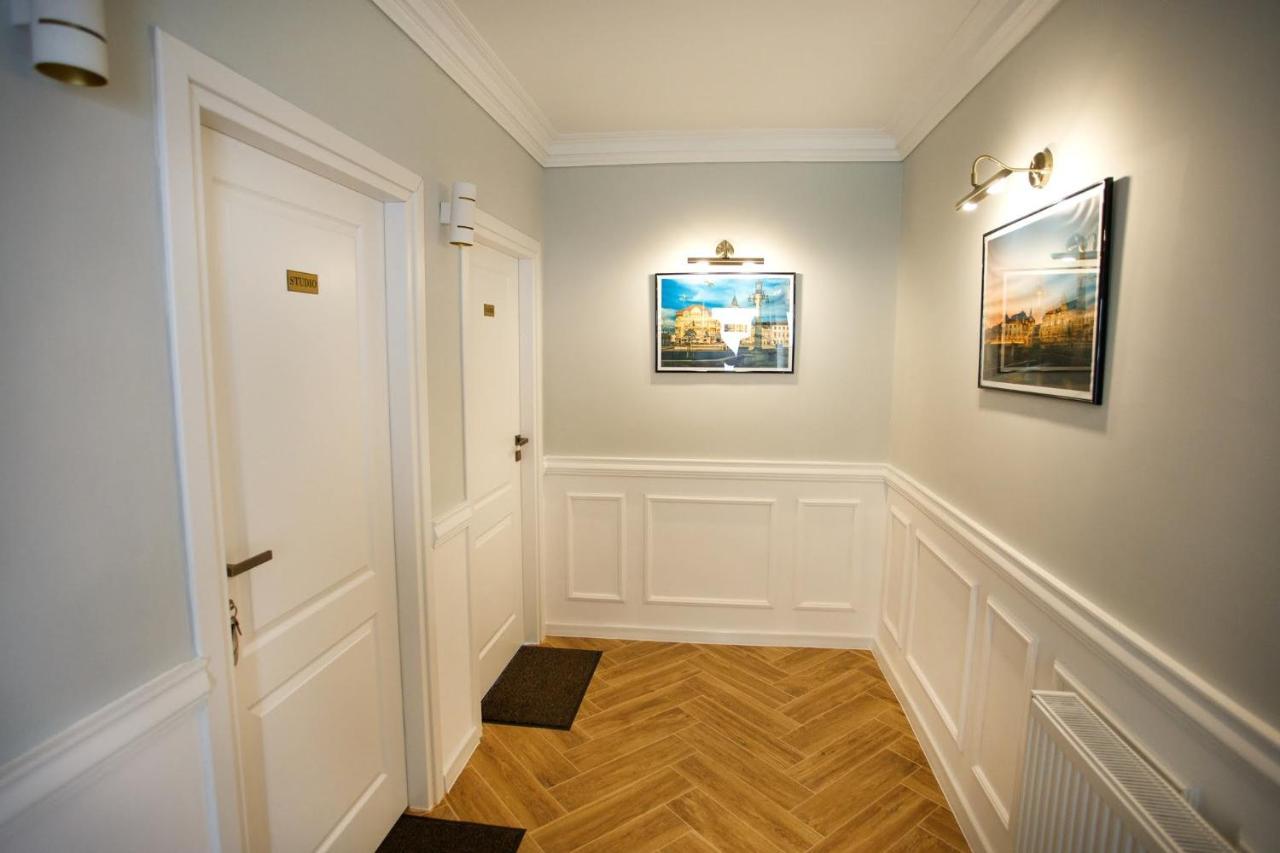 Maniu 31 Apartments & Rooms Oradea Buitenkant foto